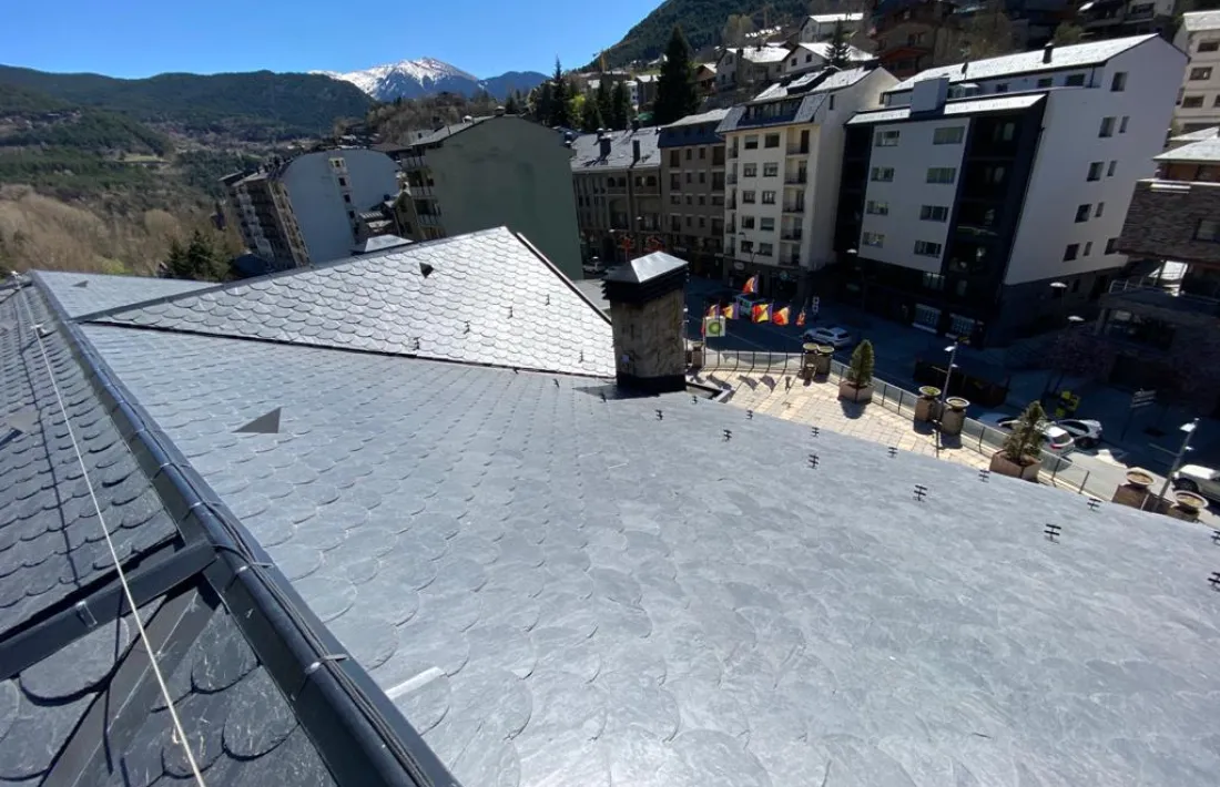 La nova coberta de l'edifici de la Closeta.