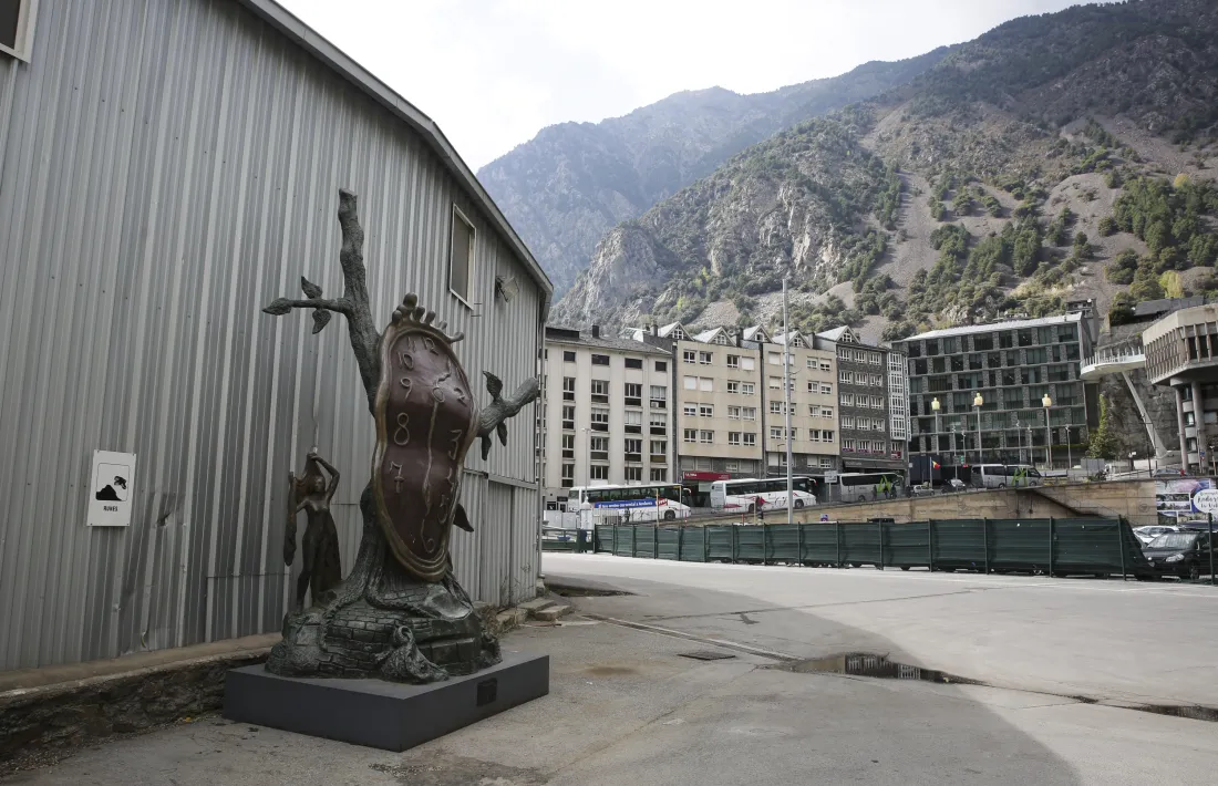 L’obra, dipositada ahir a la tarda en un racó del magatzem del Comú a l’antic COEX.