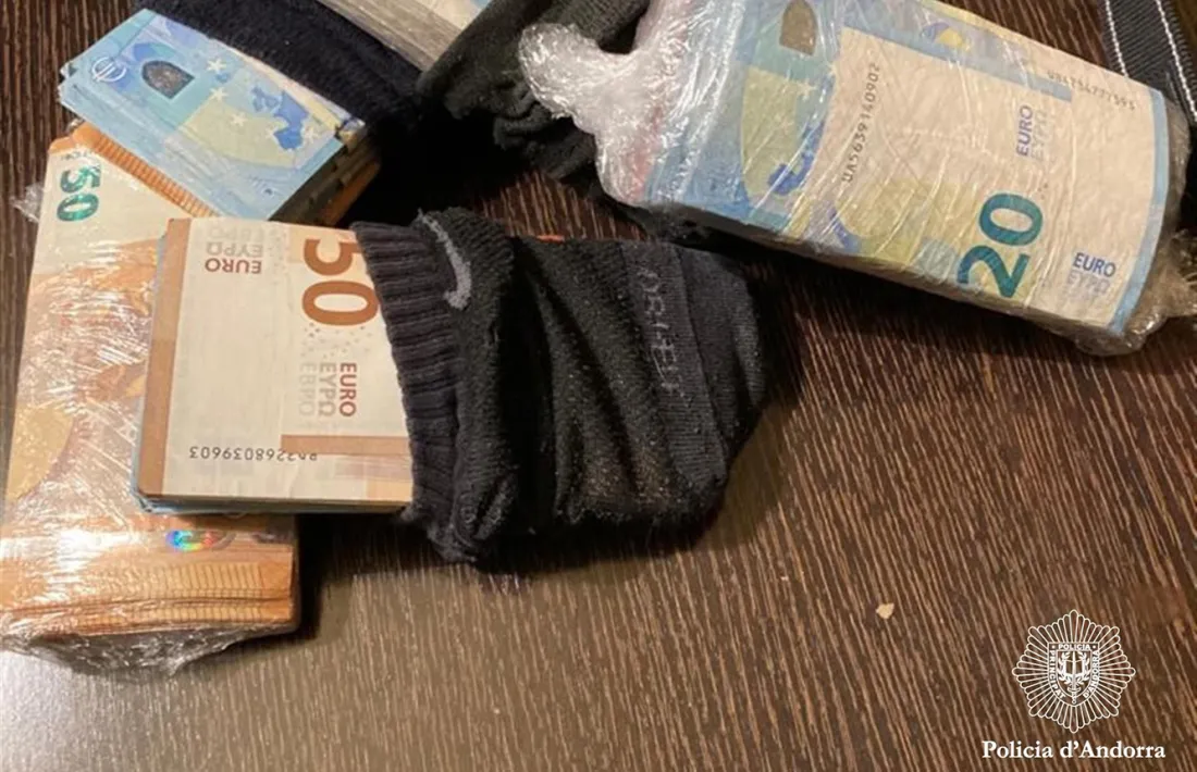 Part dels diners intervinguts en l'operació 'Ruta' contra el contraban de tabac.