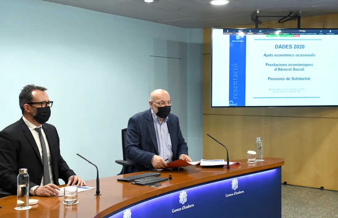 El ministre d'Afers Socials, Habitatge i Joventut, Víctor Filloy, i el director d'Afers Socials i Joventut, Joan Carles Villaverde.