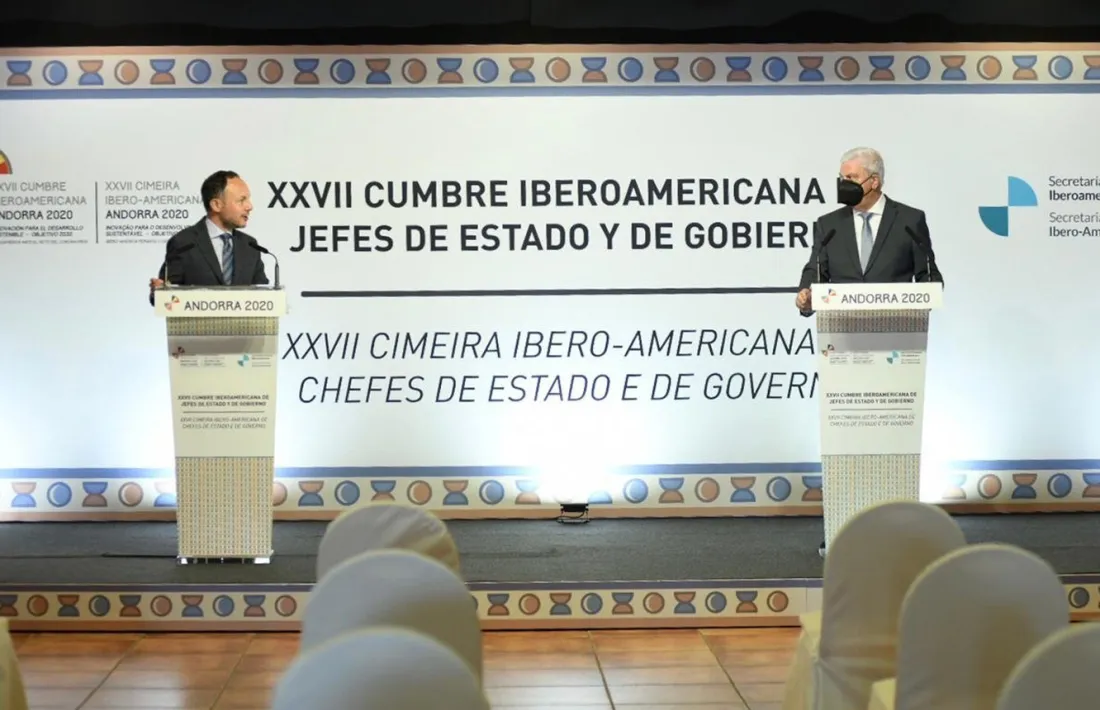 El cap de Govern, Xavier Espot, i el president de la CEA, Gerard Cadena, en la presentació de la Cimera i la Trobada Empresarial.