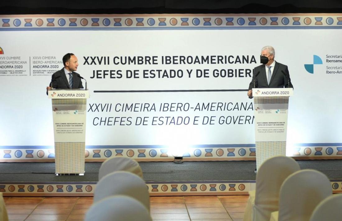 El cap de Govern, Xavier Espot, i el president de la CEA, Gerard Cadena, en la presentació de la Cimera i la Trobada Empresarial.
