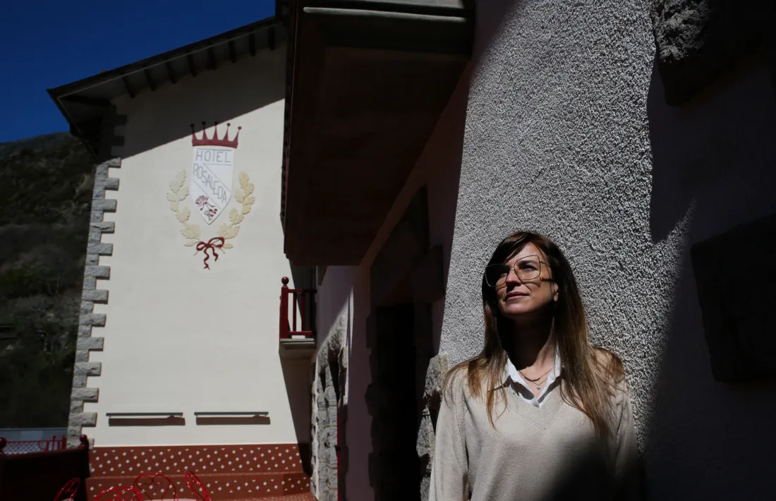 La ministra Sílvia Riva, la setmana passada a la terrassa de la seu del departament, a l'hotel Rosaleda d'Encamp.