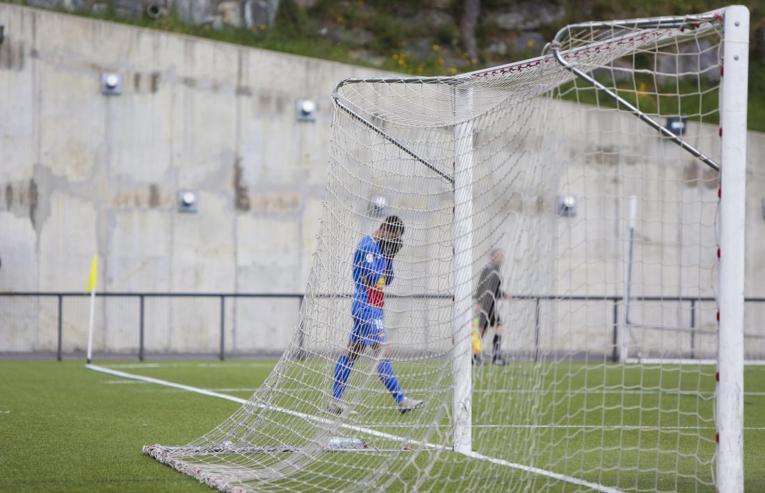 Carlos Martínez, davanter de l’FC Andorra i màxim golejador de l’equip, no va tenir el seu millor dia contra l’Alcoià. Foto: Facundo Santana