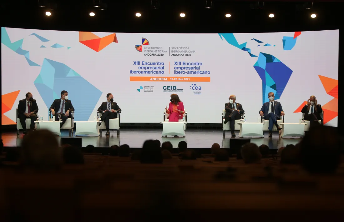 Un moment del ‘Conversatorio’ amb els mandataris que participen de forma presencial en la Cimera Iberoamericana.