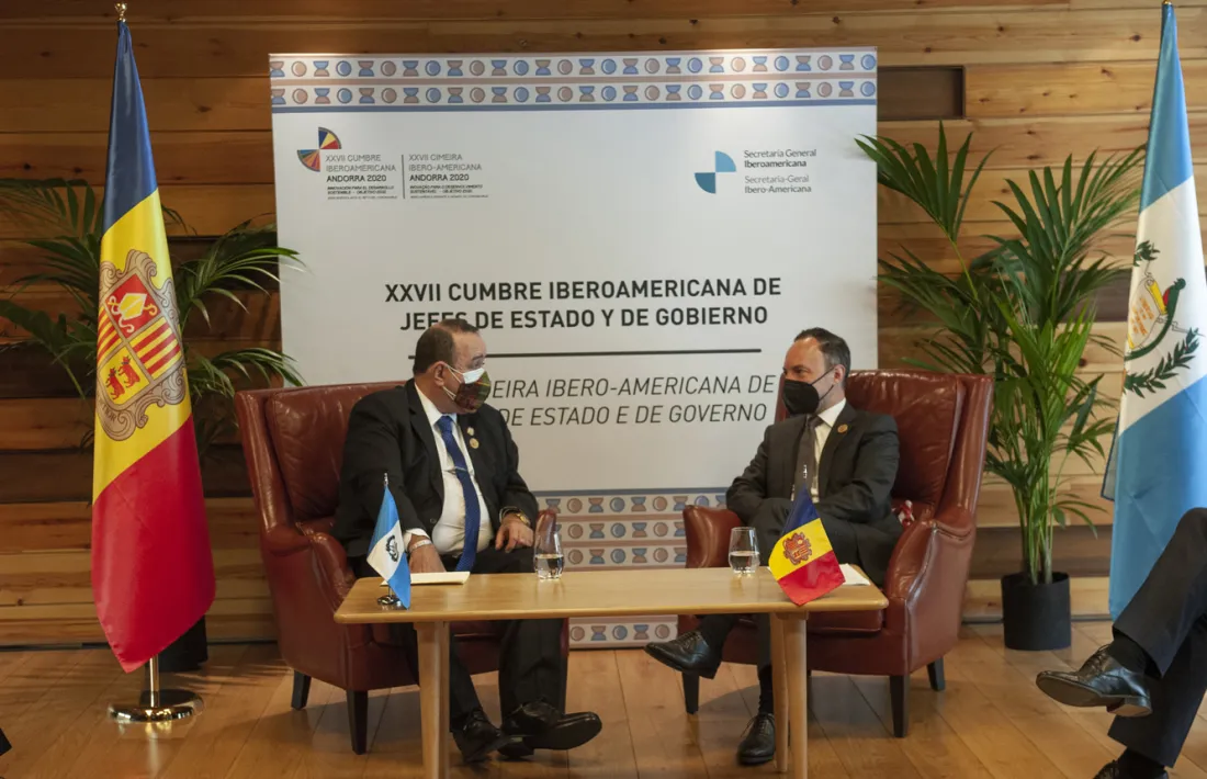 El cap de Govern, Xavier Espot, i el president de Guatemala, Alejandro Giammattei, durant la trobada bilateral.