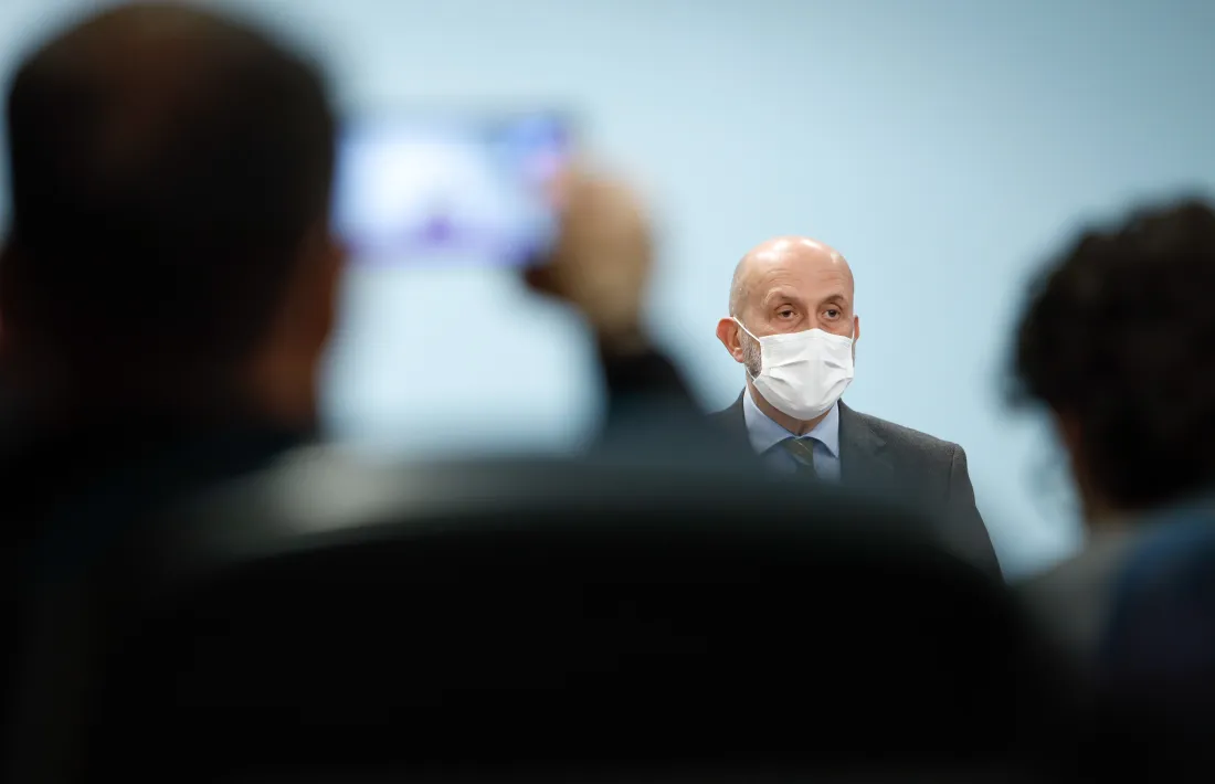 El ministre de Salut, Joan Martínez Benazet, en la roda de premsa d'aquesta tarda.