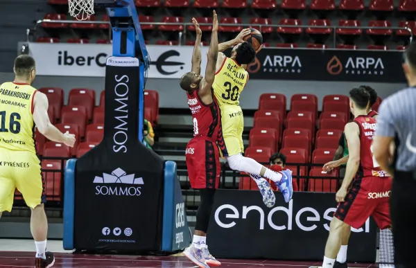 p._28_casademont_saragossa_vs_bc_morabanc