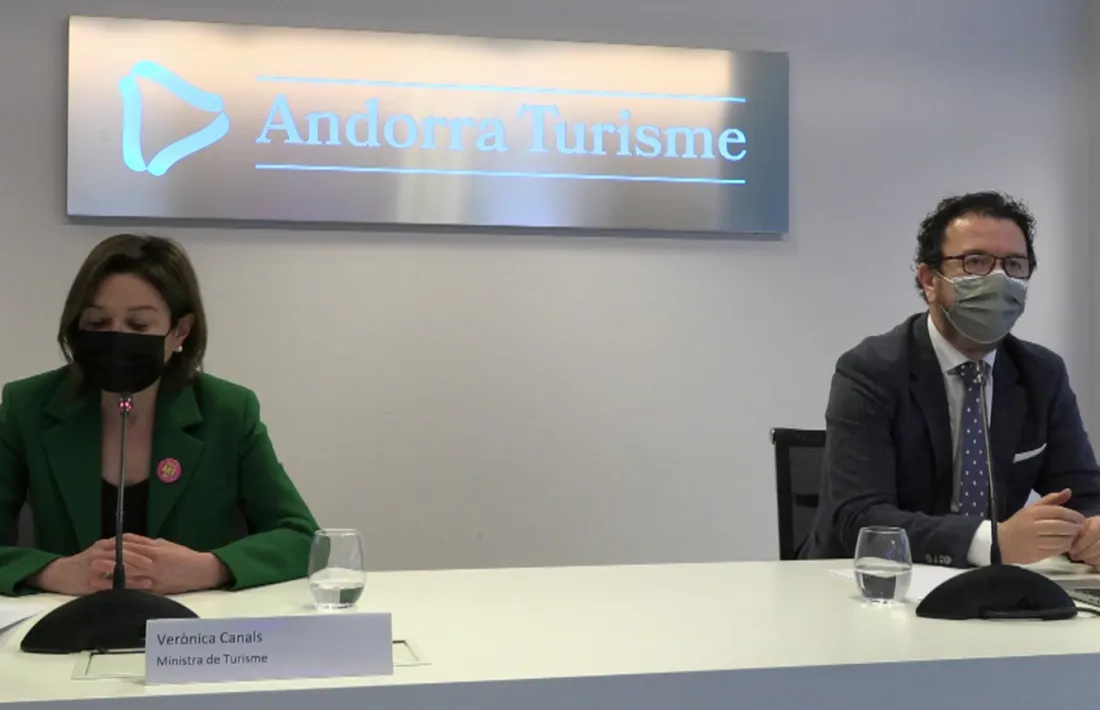 La ministra de Turisme, Verònica Canals, i el director general d’Andorra Turisme, Betim Budzaku.
