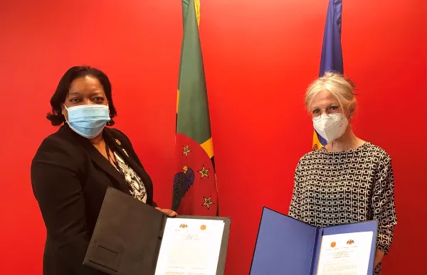 0503_establiment_relacions_diplomatiques_dominica_0