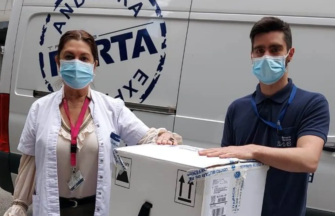 Moment de l'arribada de les vacunes, avui. 