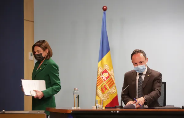 p._01_espot_canals_-_facundo_santana