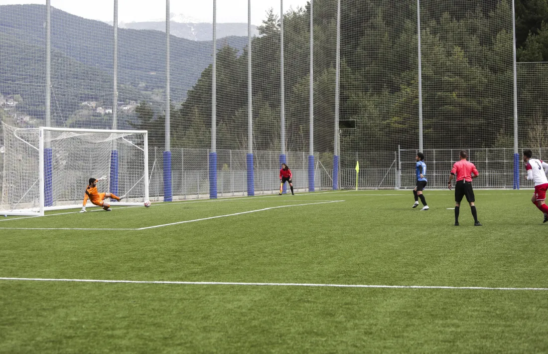 Genís Soldevila va avançar a l’Inter amb un gol de penal contra l’FC Santa Coloma. Foto: Facundo Santana