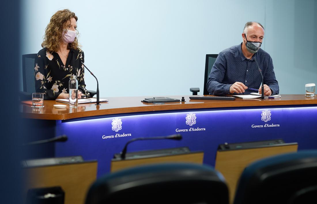 Sílvia Calvó i Josep Casals han presentat el nou ajut per a les explotacions.