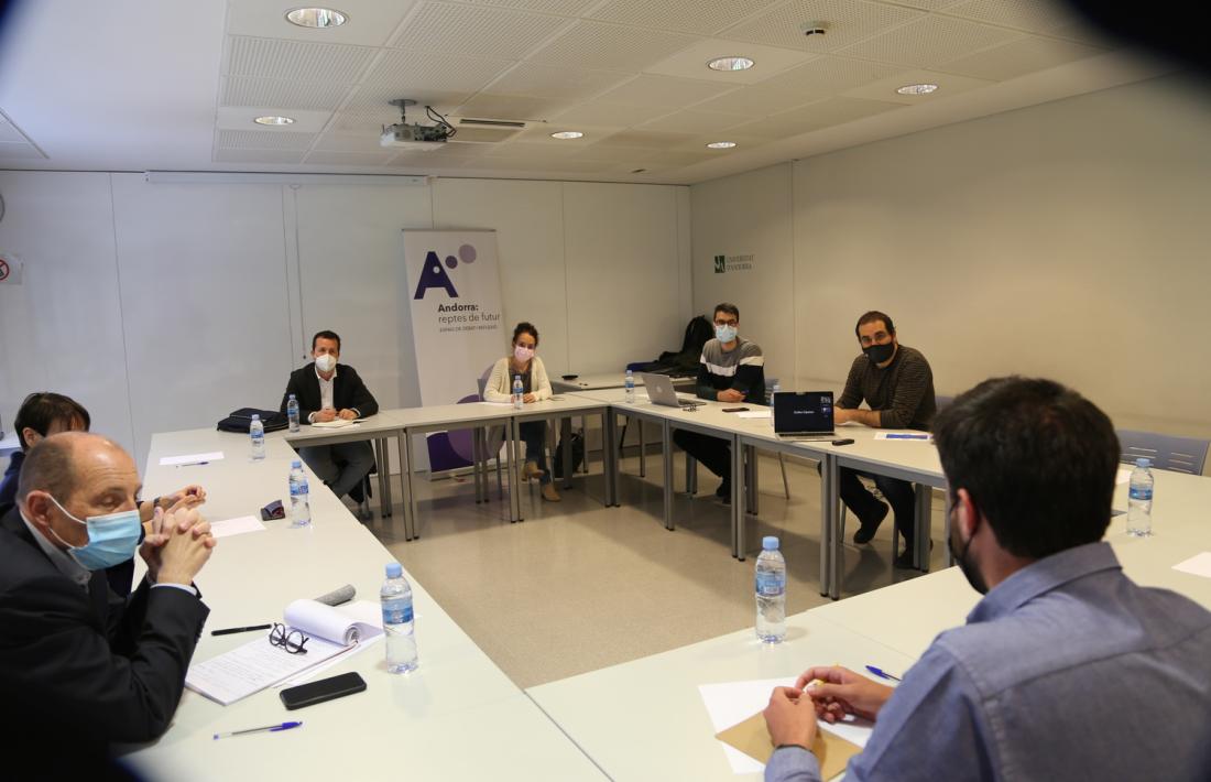 Un moment del debat d’ahir.