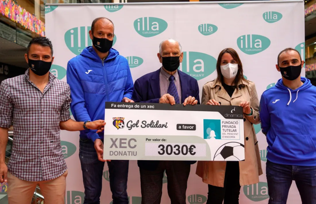 Gol Solidari va entregar ahir un xec a la Fundació Tutelar. Foto: Gol Solidari