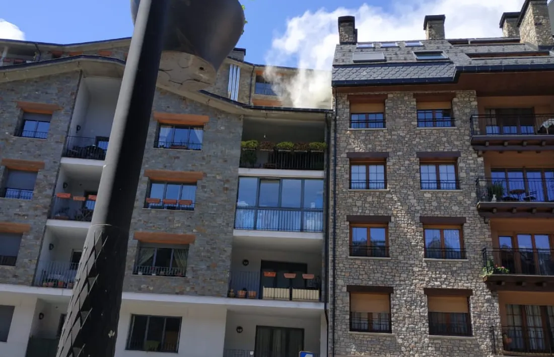 L'incendi d'aquest matí en un bloc de pisos de la Massana