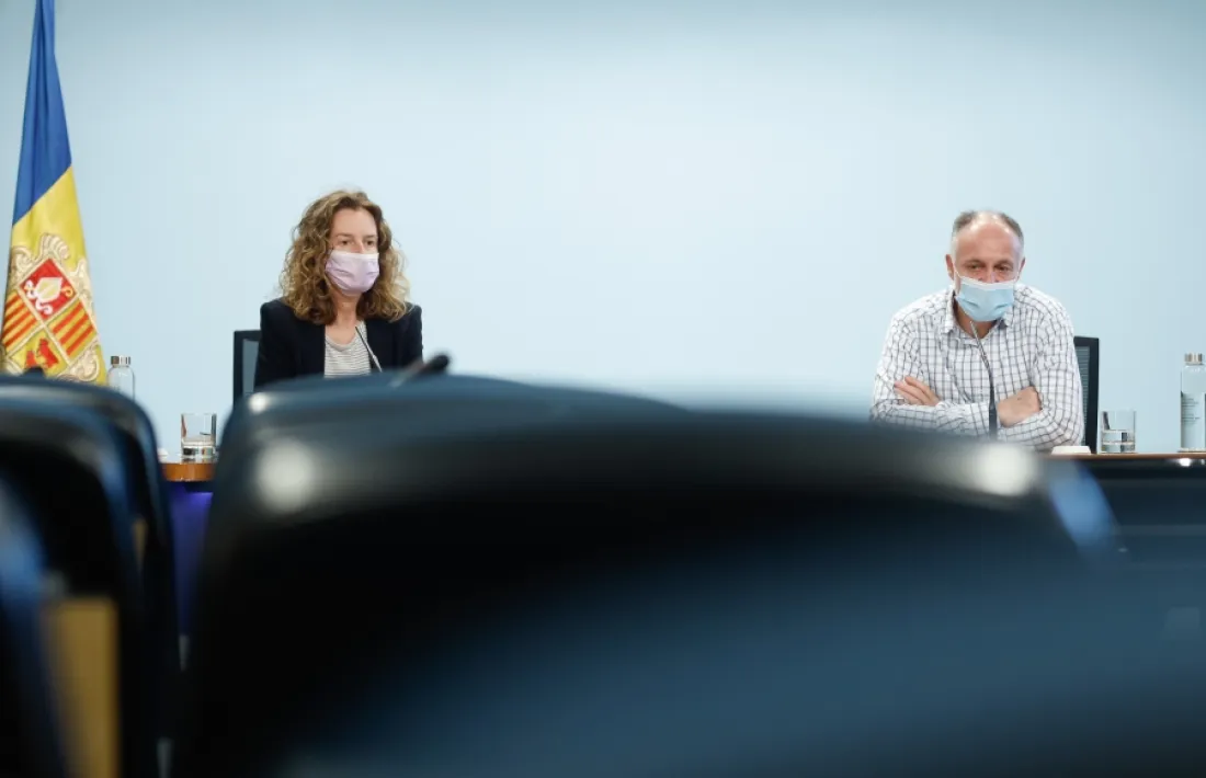 La ministra de Medi Ambient, Agricultura i Sostenibilitat, Sílvia Calvó, i el director del departament d’Agricultura, Josep Casals.