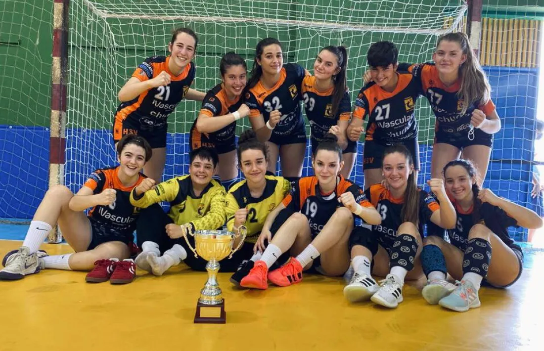 Margot Oliva, amb l'Handbol Sant Vicenç. Foto: Handbol Sant Vicenç