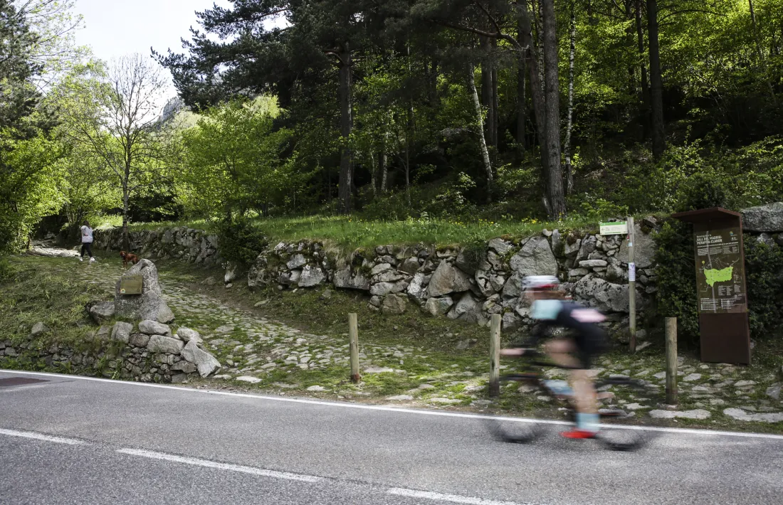 El camí d’accés a la vall del Madriu des d’Escaldes-Engordany, ahir.