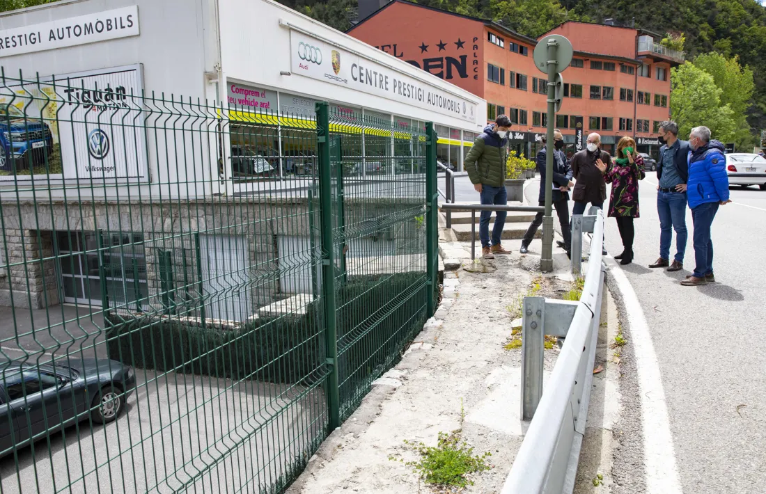 El tram de l'avinguda que està en obres.