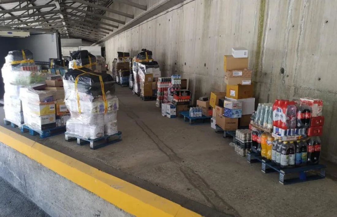 Un dels vehicles que ahir va ser controlat a la duana espanyola de la Farga de Moles.