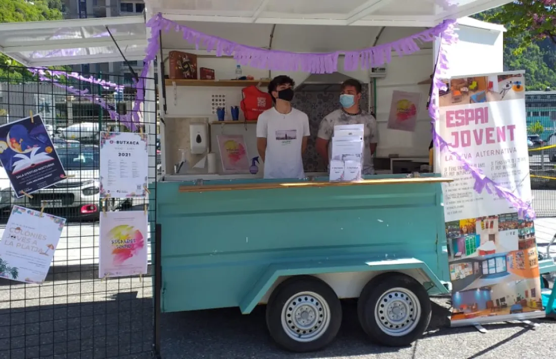 La 'food truck' que s'instal·la cada dimecres al Prat del Roure.