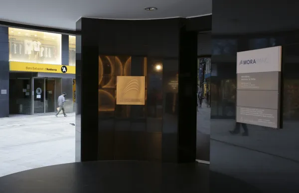 p._07_bancs_facundo_santana