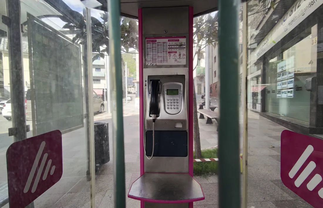Una de les cabines que resten al país. 