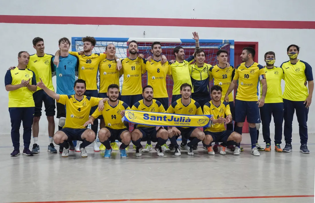 El CE Sant Julià va viure dissabte un dia molt especial que tanca la seva història. Foto:@elcokedelasfotos 