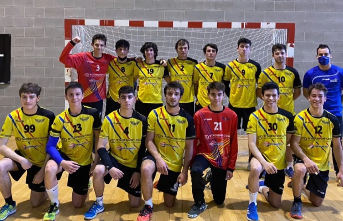 El CE Serradells juvenil assoleix un títol. Foto: Twitter