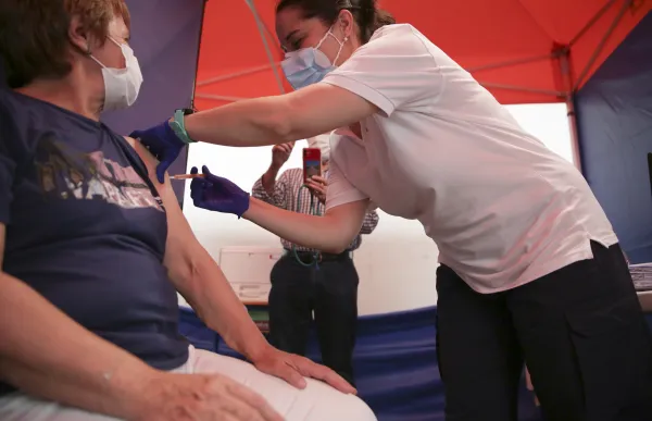 p._06_vacunes_selfie_-_facundo_santana