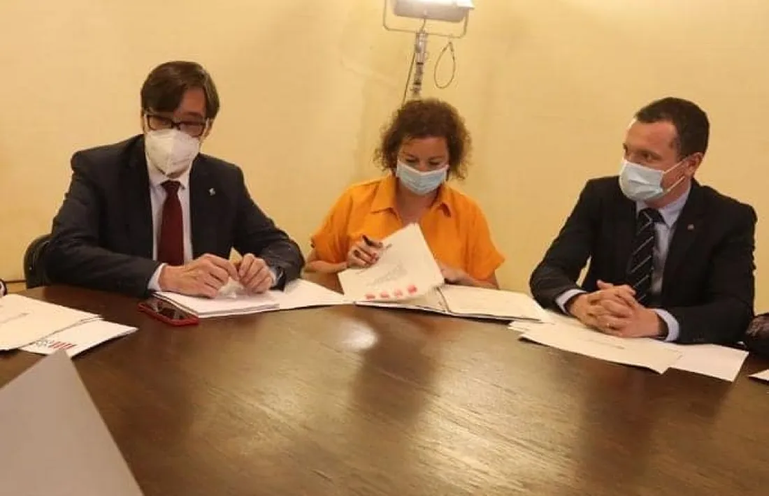 Òscar Ordeig, en una de les reunions de treball amb Salvador Illa, que impulsa de nou una fórmula de control des de l’oposició que ja va utilitzar Pasqual Maragall. 