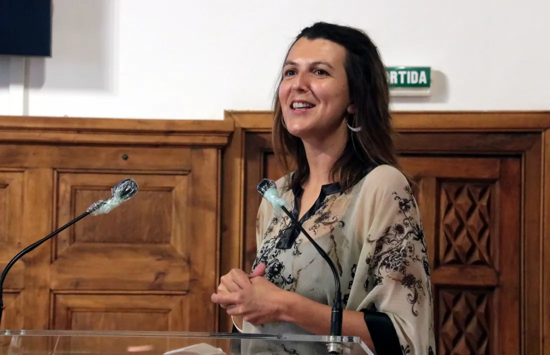 La directora del Dànsaneu, Rut Martínez, durant la presentació de la 30a edició del festival.