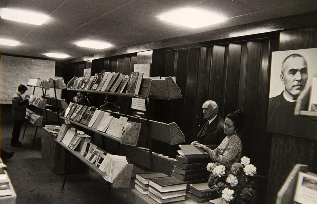 Exposició del llibre català, amb ‘cameo’ de Josep Fontbernat i es va publicar al ‘Diario de Barcelona’ (1973).