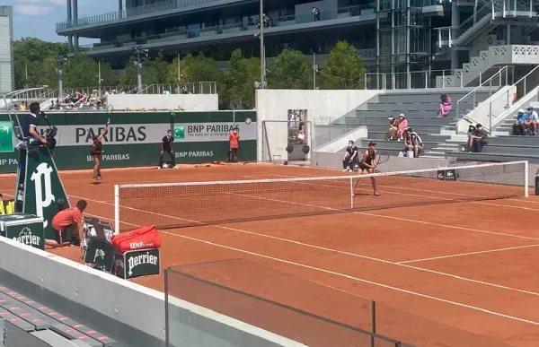 p._29_vicky_dobles_roland_garros_amb_noskova