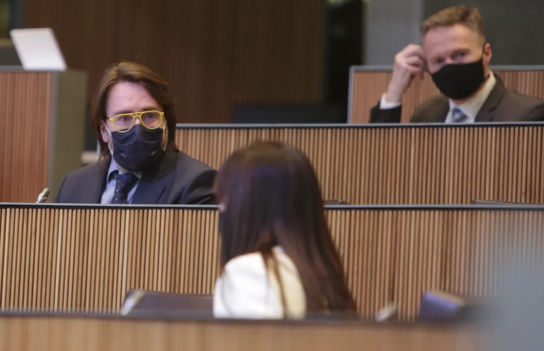 Mònica Bonell, Carles Naudi i Ferran Costa en una sessió del Consell General.