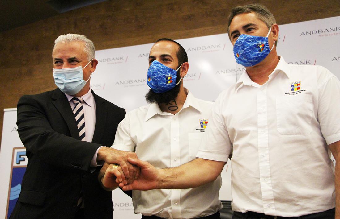 Hocine Haciane amb el president de la FAN, Joan Clotet, i el sotsdirector general Banca País d'Andbank, Josep Maria Cabanes.