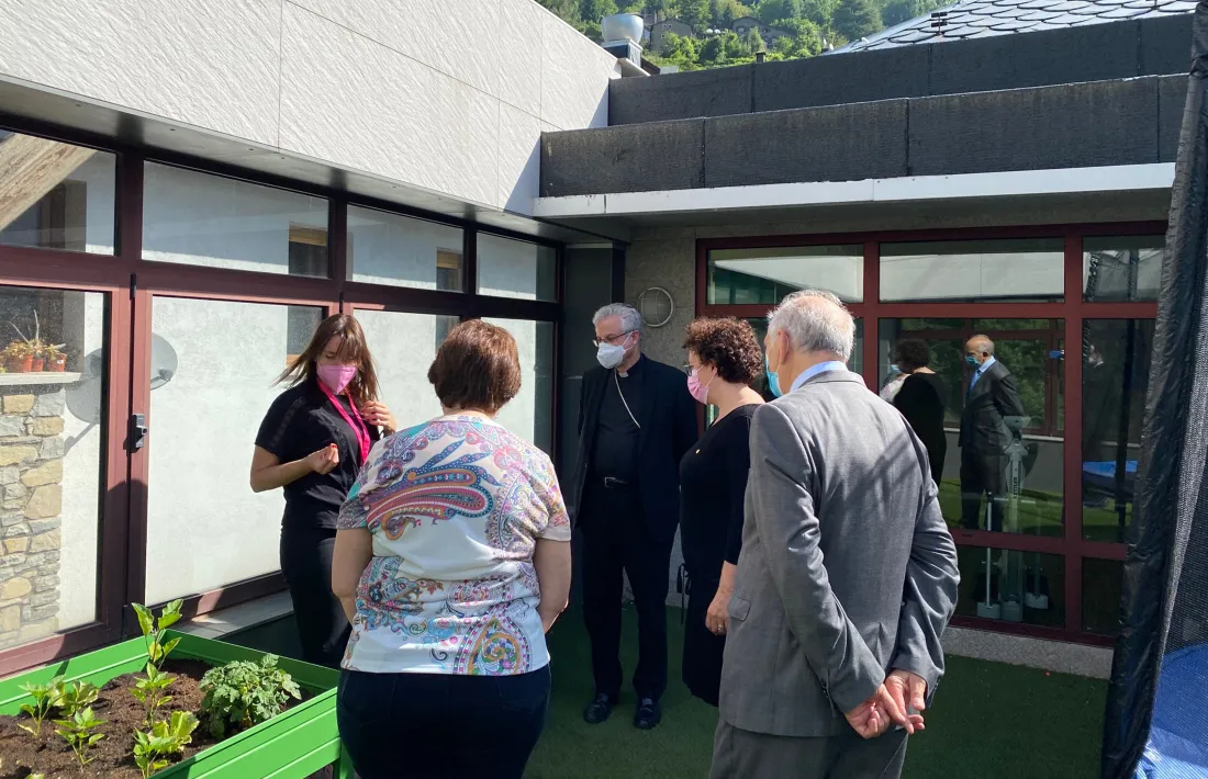 Un instant de la visita del bisbe a la Fundació Privada Tutelar.
