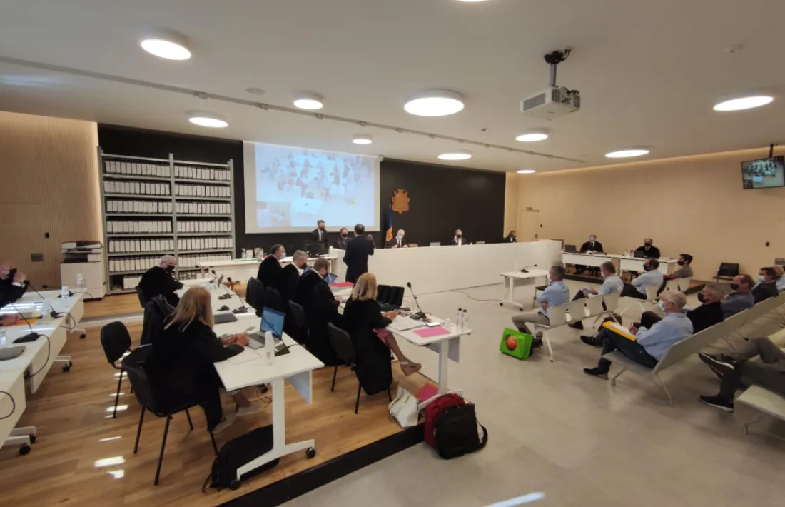 El judici ha començat aquest matí, minuts després de les 9 del matí. 