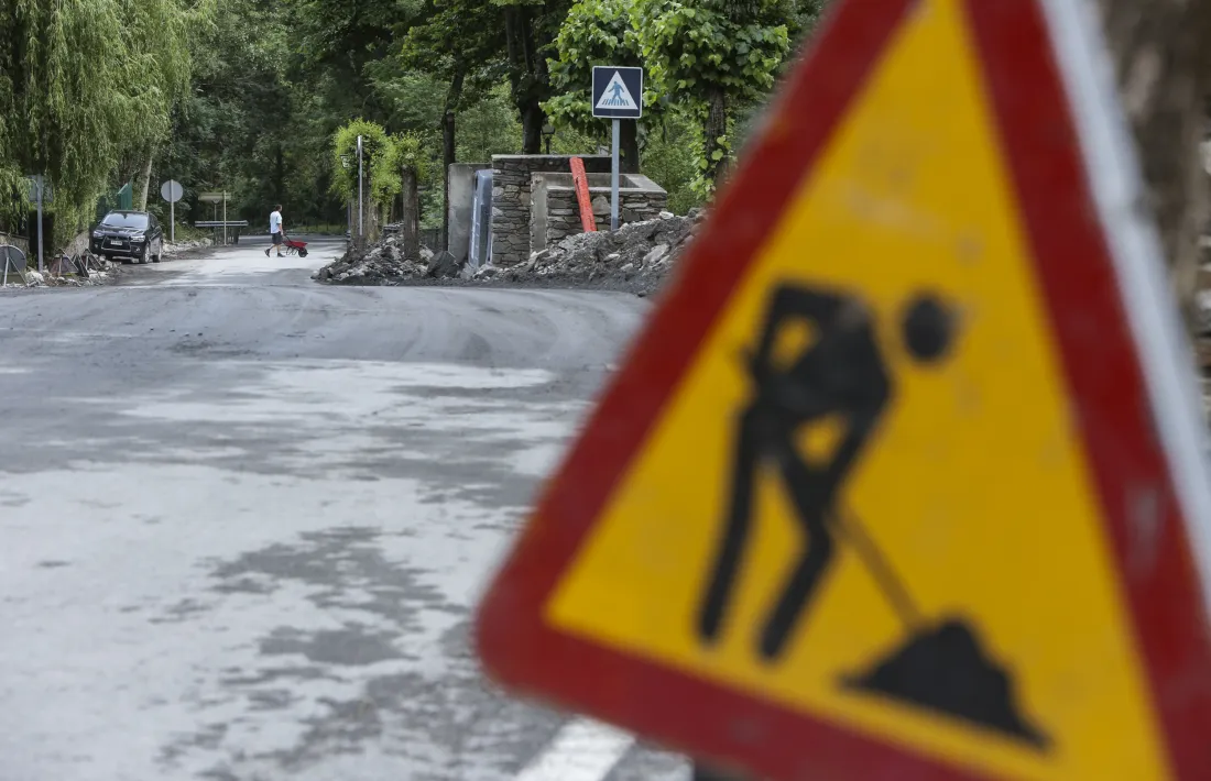 Aquesta tarda s'ha acabat la neteja de la via i s'ha recuperat la circulació.