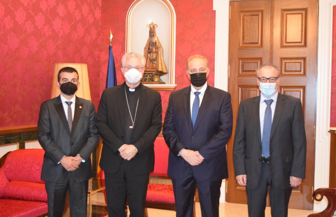 Vives amb els parlamentaris de Terceravia al Palau episcopal.