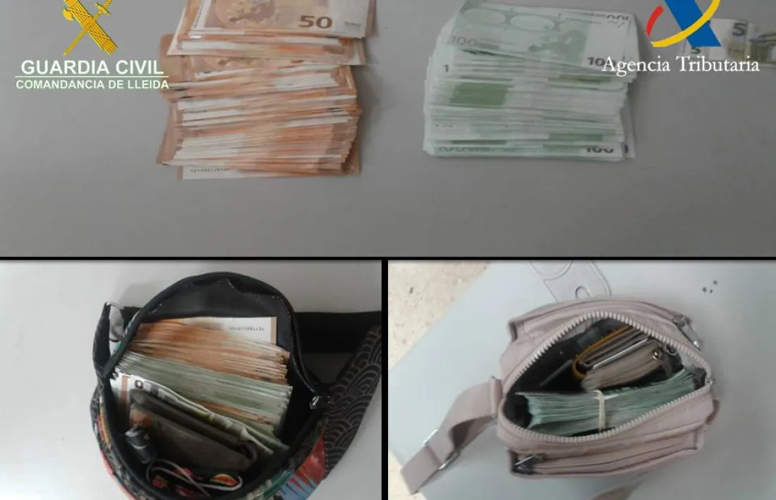 Els diners comissats per la guàrdia civil ahir a la Farga de Moles.