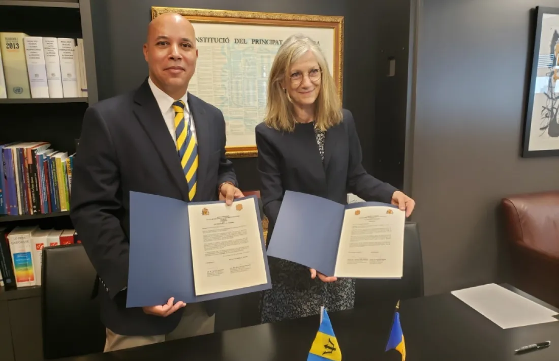 François Jackman i Elisenda Vives després de la signatura a Nova York.