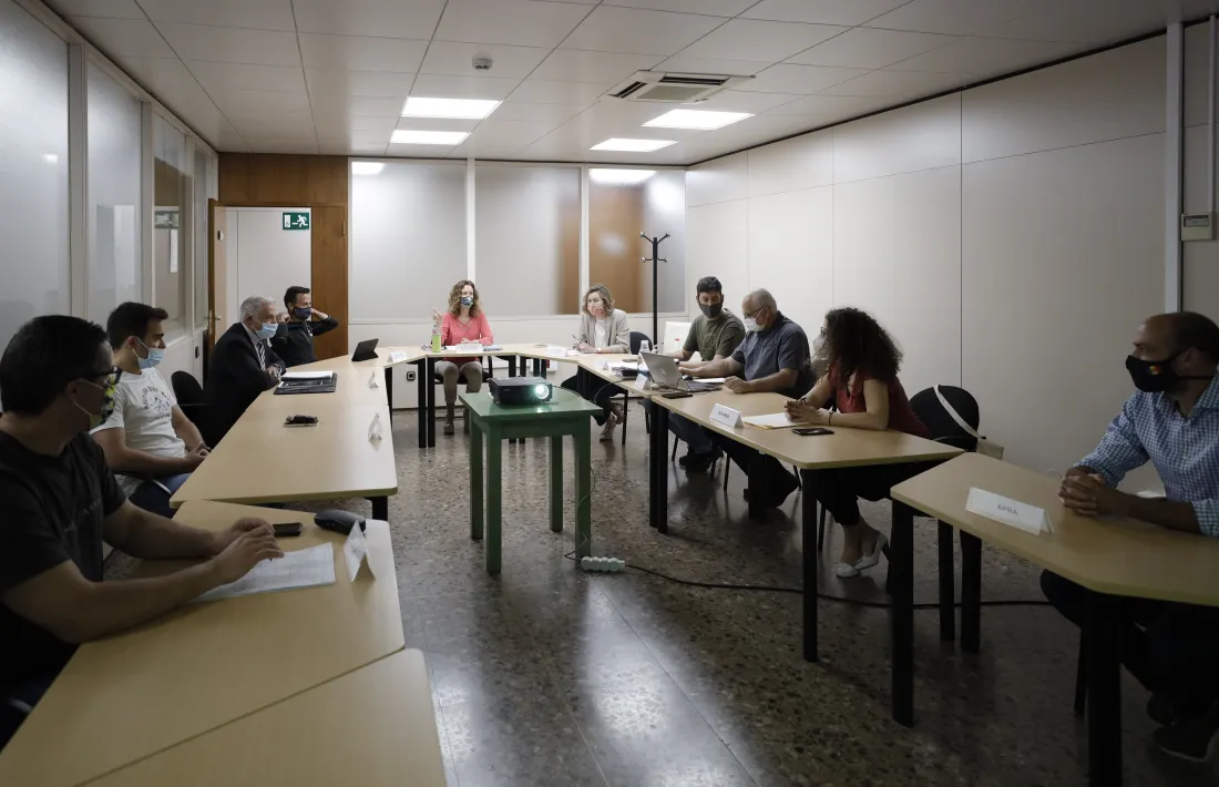 Un moment de la reunio de la comissió de seguiment de la caça, avui.