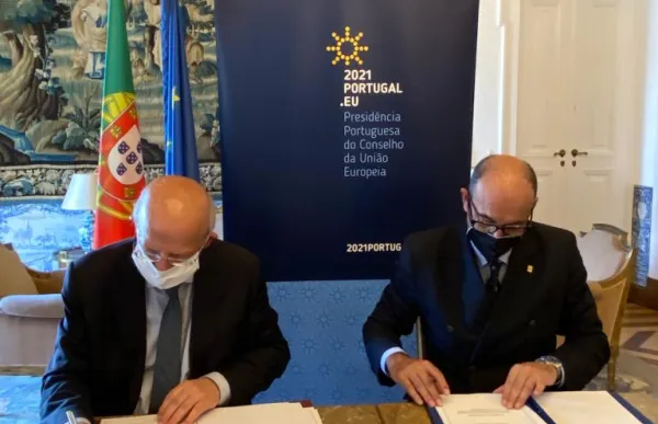 signatura_serra_i_santos_silva