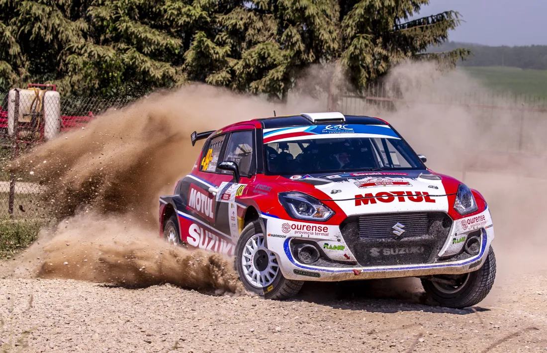 Joan Vinyes, amb el Suzuki Swift R4lly. Foto: Fotoesport