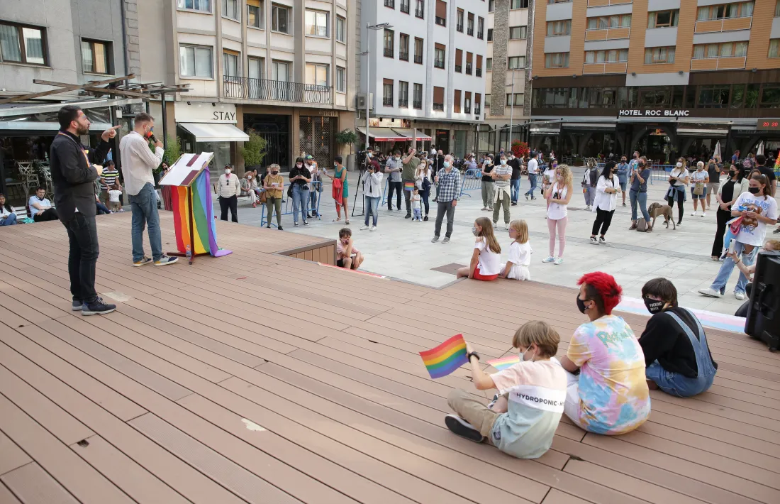 Una setantena de persones han participat al Pride Andorra.