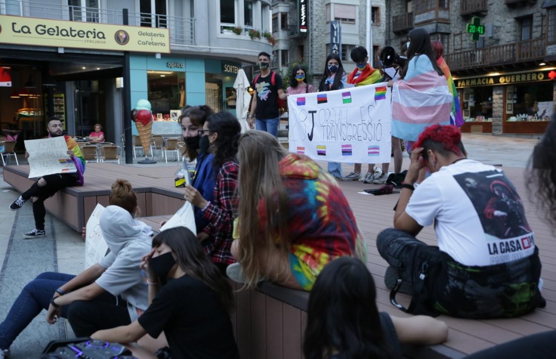 Moment de la lectura del manifest final a la plaça Coprínceps.