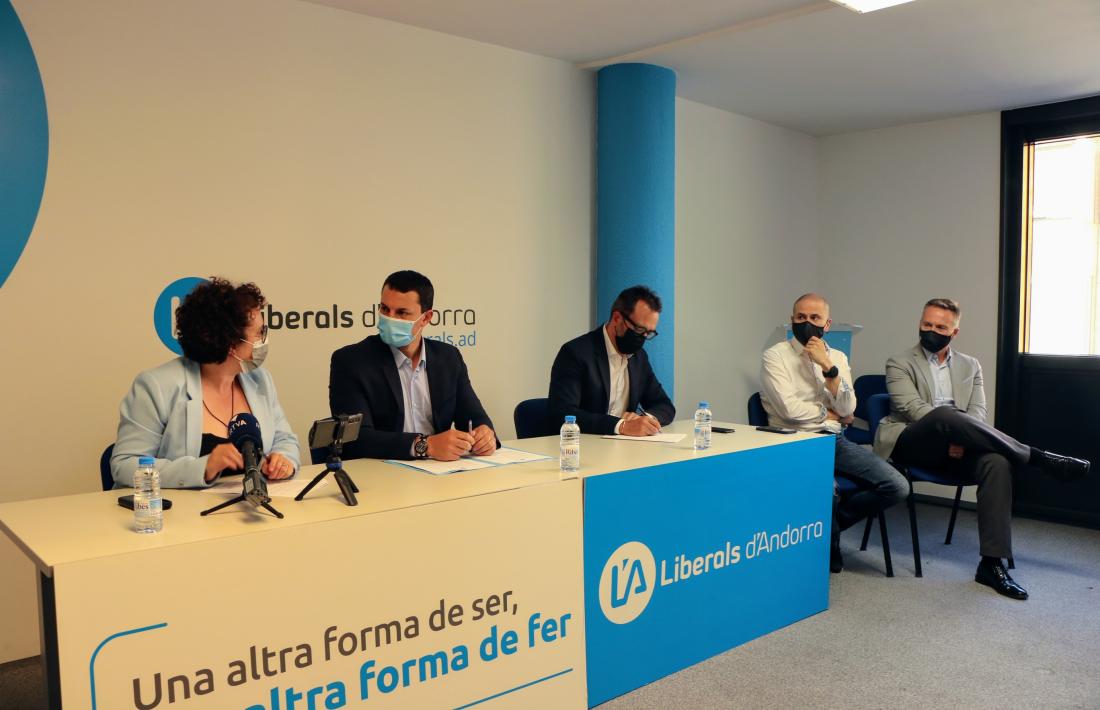 Els ministres Pallarés, Gallardo i Filloy, acompanyats de Gerard Estrella i Ferran Costa durant la roda de premsa d’avui.